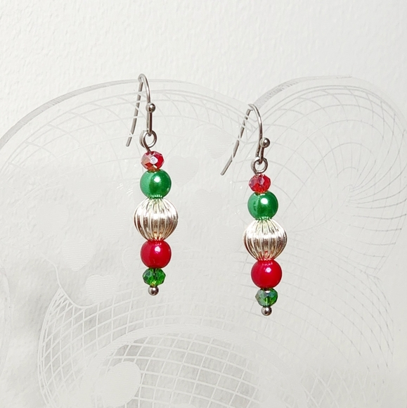 Christmas Red & Green Dangle Pearl & Crystal Earrings Handmade - Picture 1 of 3